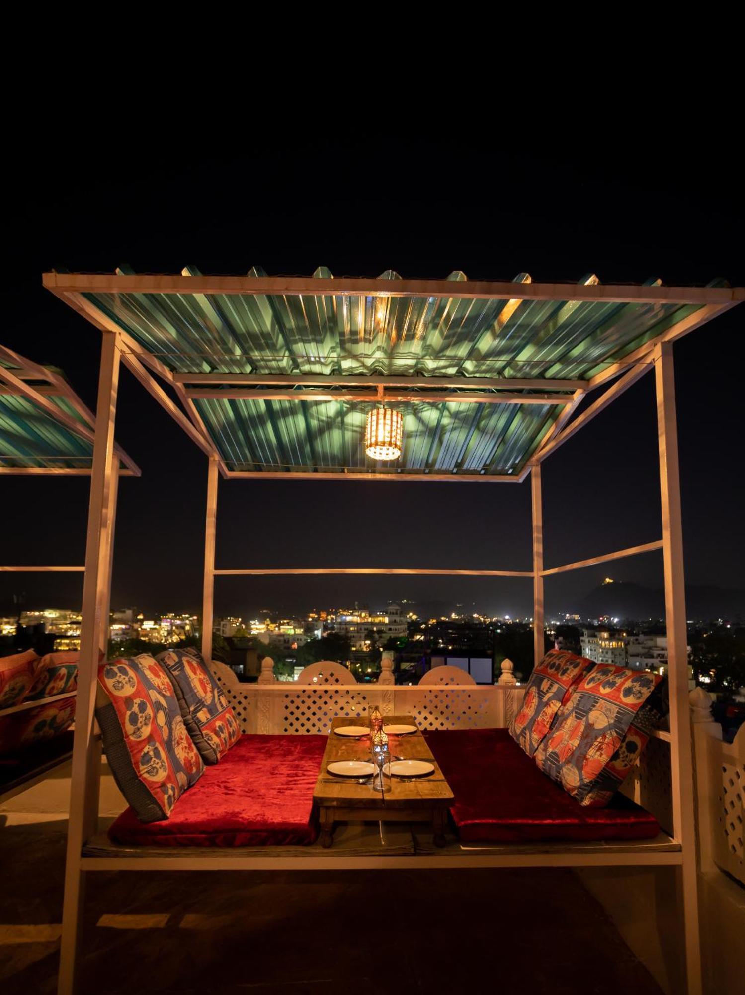 Krishna Stay Guest House Udaipur Exterior photo