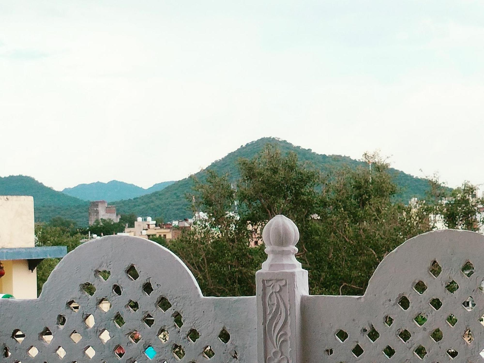 Krishna Stay Guest House Udaipur Exterior photo