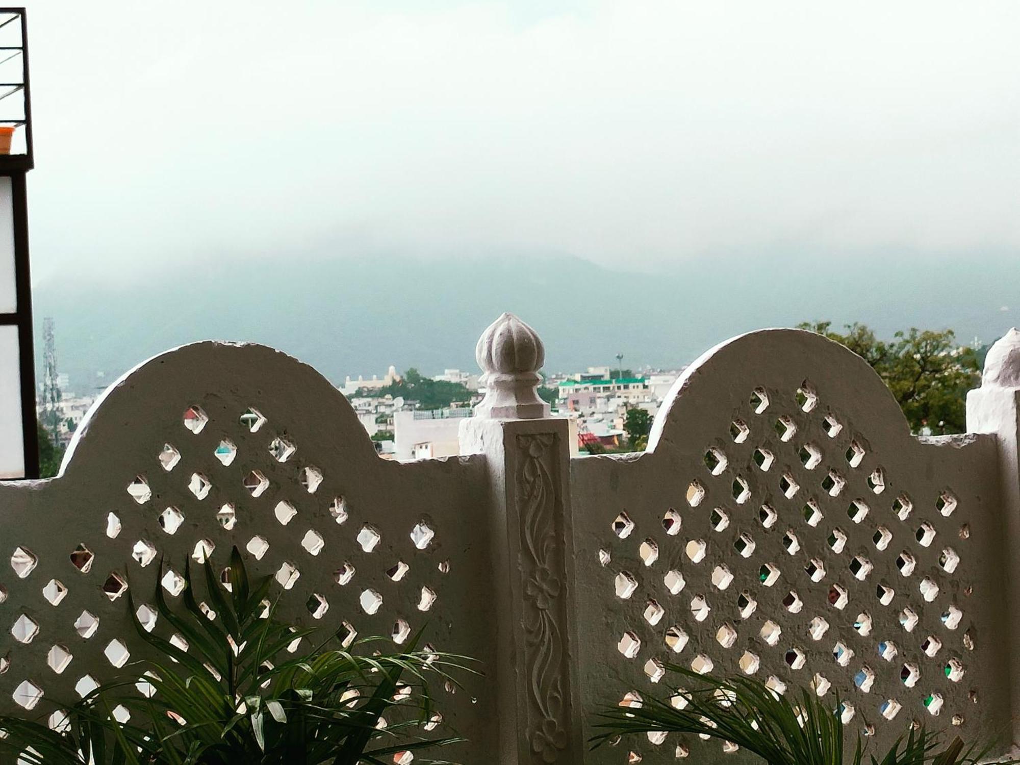Krishna Stay Guest House Udaipur Exterior photo